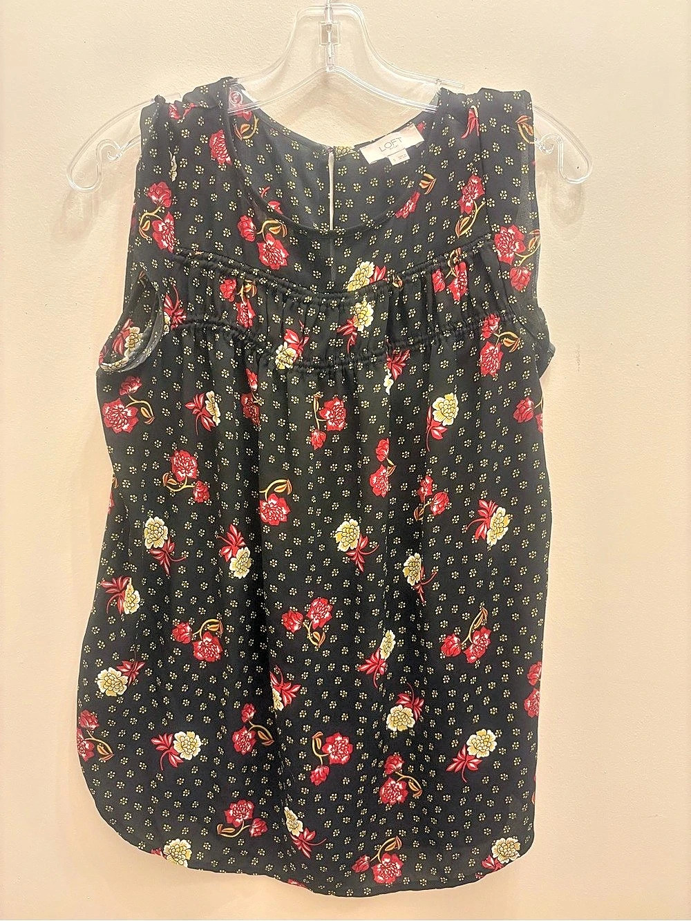LOFT Outlet Floral Sleeveless Blouse in Black & Red Size Small Like New